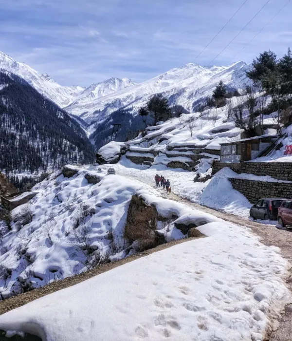 Shimla Manali package with snow covered mountains, scenic road, pine forest and beautiful Himachal winter landscape