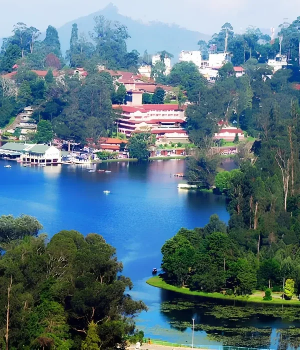 South India hill station tour with scenic lake, green forests, mountain views and peaceful holiday landscape