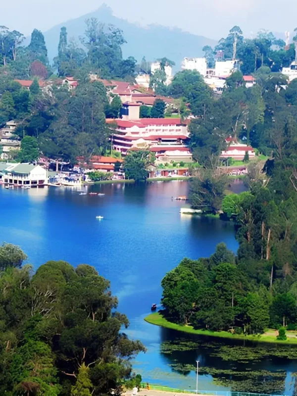 South India hill station tour with scenic lake, green forests, mountain views and peaceful holiday landscape