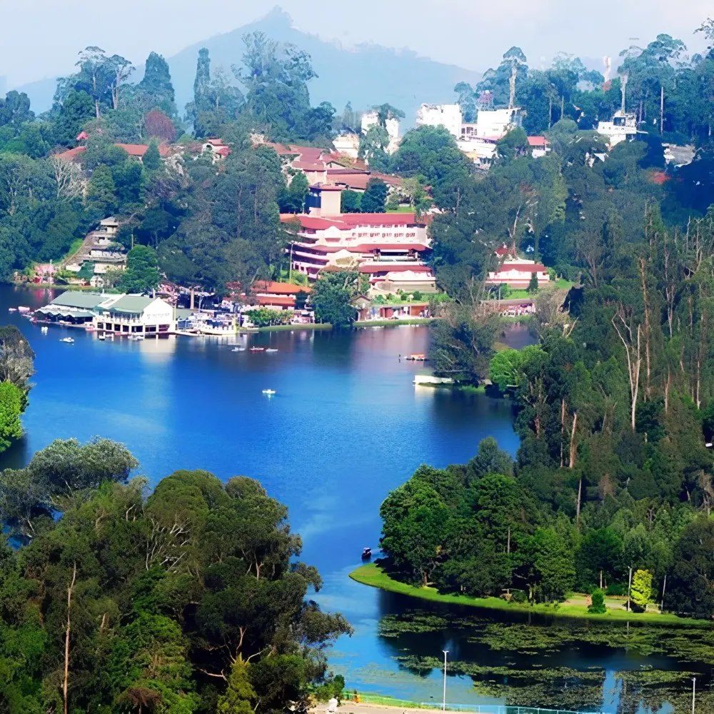 South India hill station tour with scenic lake, green forests, mountain views and peaceful holiday landscape