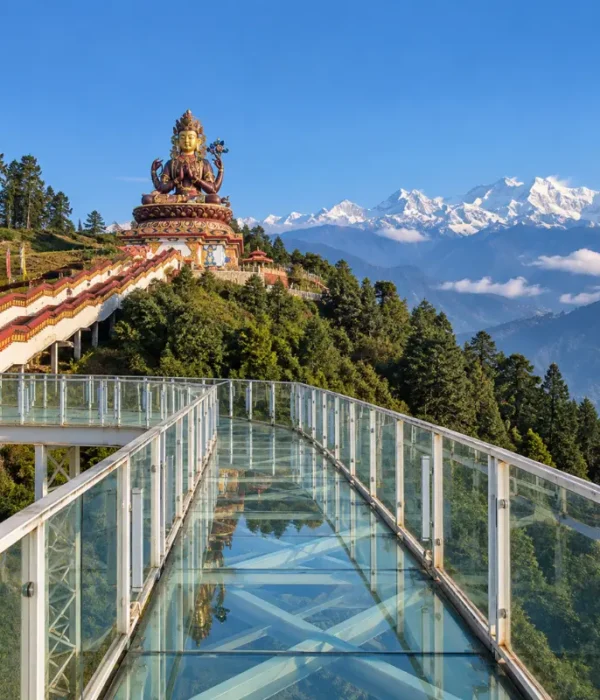 Eastern Himalaya and Meghalaya tour with Himalayan mountains, Kaziranga wildlife, waterfalls and scenic valleys
