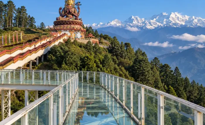 Eastern Himalaya and Meghalaya tour with Himalayan mountains, Kaziranga wildlife, waterfalls and scenic valleys