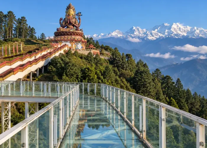 Eastern Himalaya and Meghalaya tour with Himalayan mountains, Kaziranga wildlife, waterfalls and scenic valleys