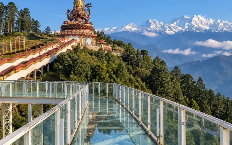 Eastern Himalaya and Meghalaya tour with Himalayan mountains, Kaziranga wildlife, waterfalls and scenic valleys