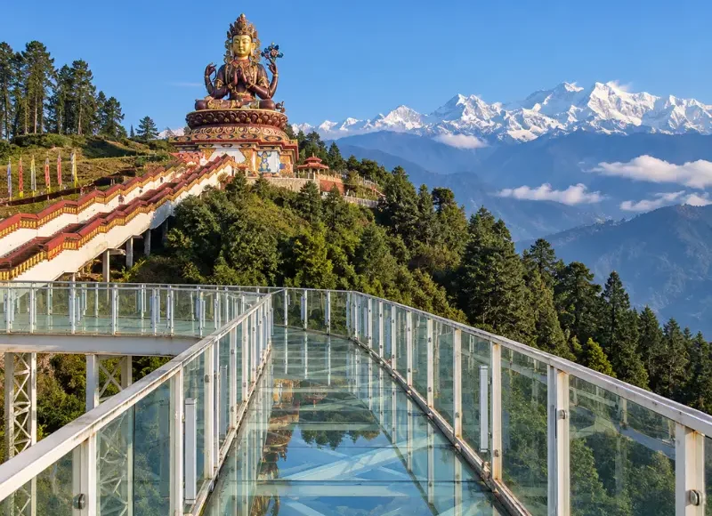 Eastern Himalaya and Meghalaya tour with Himalayan mountains, Kaziranga wildlife, waterfalls and scenic valleys