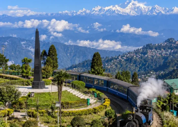Gangtok and Darjeeling hill escape with Himalayan mountains, tea gardens and scenic hill station landscapes