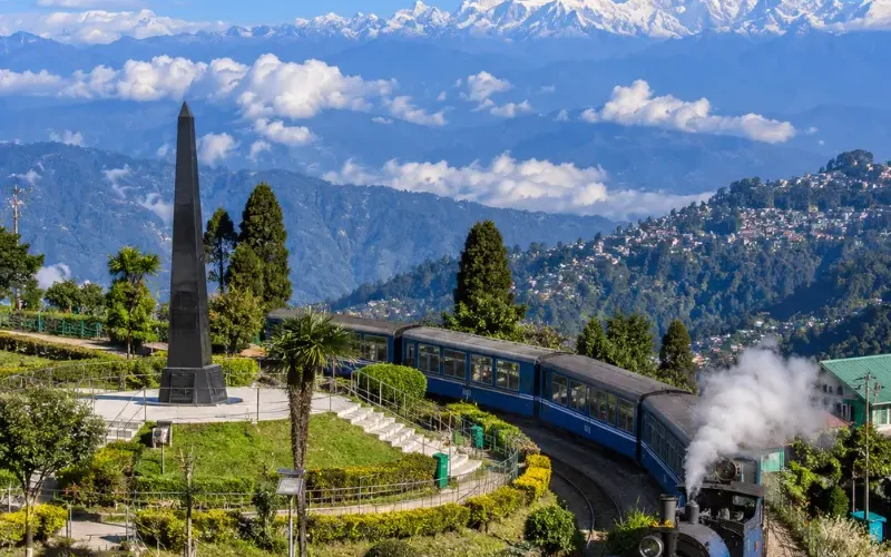 Gangtok and Darjeeling hill escape with Himalayan mountains, tea gardens and scenic hill station landscapes