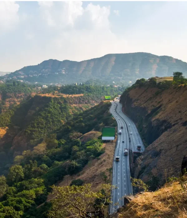 Lonavala and Khandala scenic weekend with green Sahyadri hills, misty valleys and panoramic viewpoints