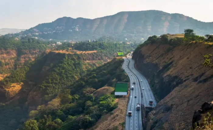 Lonavala and Khandala scenic weekend with green Sahyadri hills, misty valleys and panoramic viewpoints