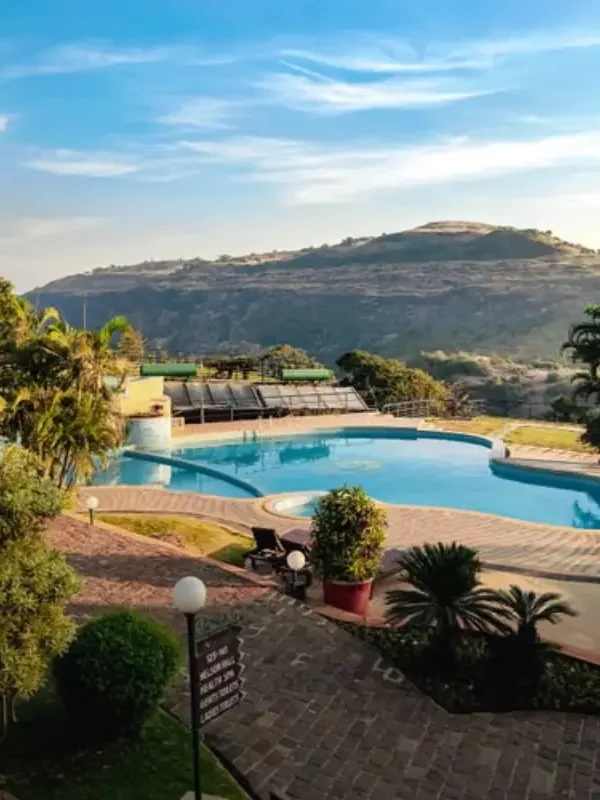 Lonavala and Mahabaleshwar scenic hill station tour with misty Sahyadri mountains, lush green valleys and panoramic viewpoints