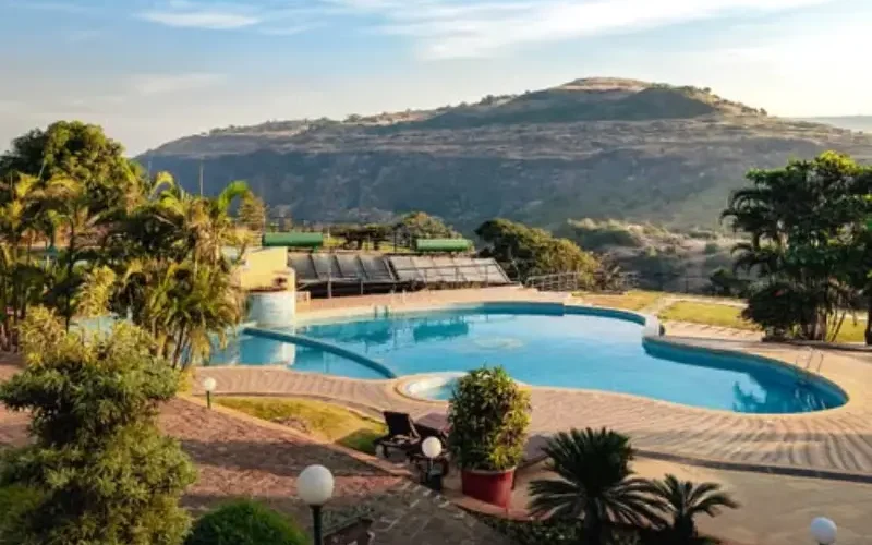 Lonavala and Mahabaleshwar scenic hill station tour with misty Sahyadri mountains, lush green valleys and panoramic viewpoints