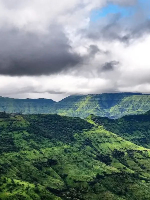 Mahabaleshwar and Panchgani nature retreat with lush green valleys, misty Sahyadri hills and scenic viewpoints