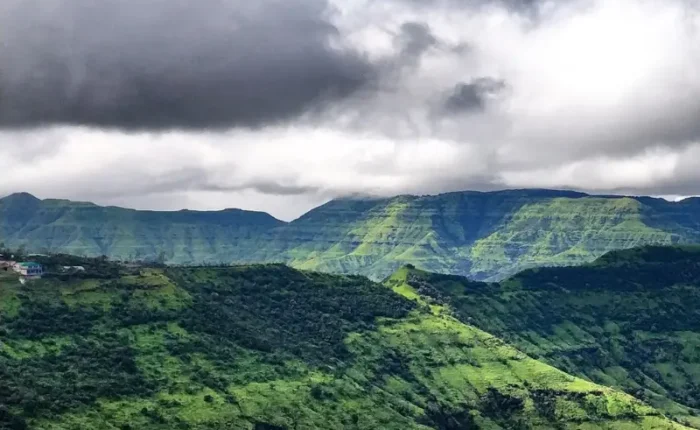 Mahabaleshwar and Panchgani nature retreat with lush green valleys, misty Sahyadri hills and scenic viewpoints