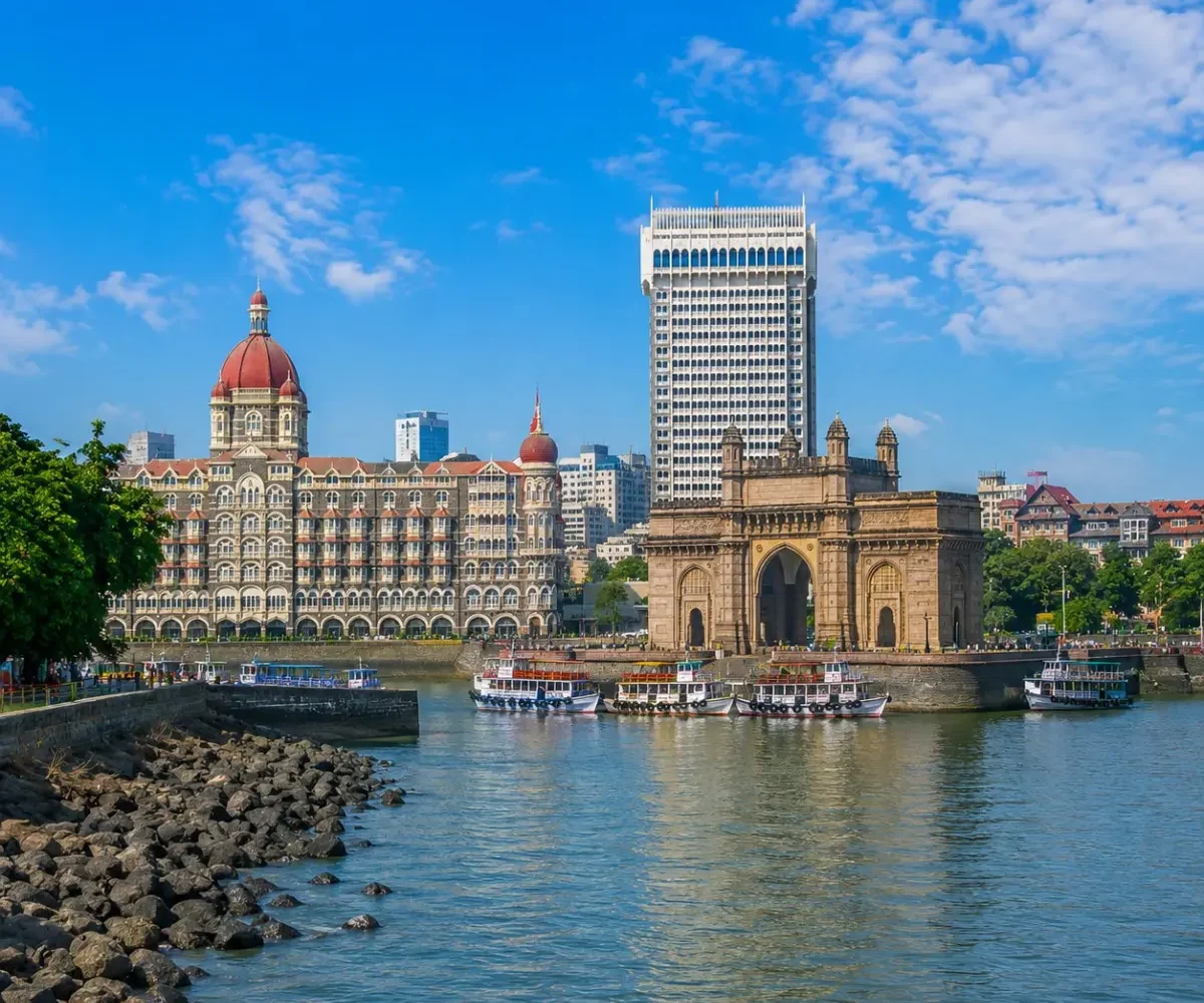 Mumbai City Tour Package featuring Gateway of India, Marine Drive, Chhatrapati Shivaji Maharaj Terminus, Juhu Beach and the Bandra-Worli Sea Link.