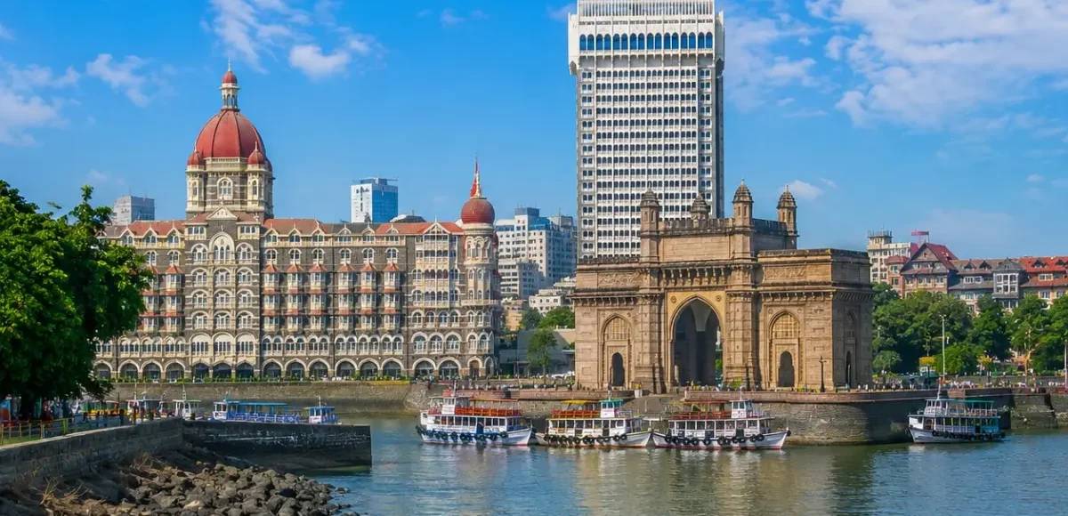 Mumbai City Tour Package featuring Gateway of India, Marine Drive, Chhatrapati Shivaji Maharaj Terminus, Juhu Beach and the Bandra-Worli Sea Link.