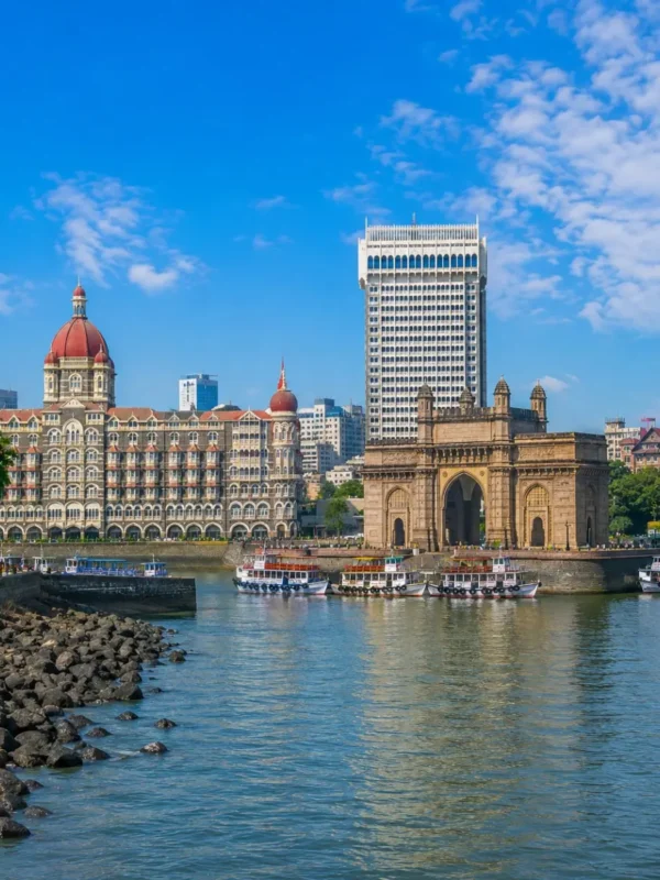 Mumbai City Tour Package featuring Gateway of India, Marine Drive, Chhatrapati Shivaji Maharaj Terminus, Juhu Beach and the Bandra-Worli Sea Link.