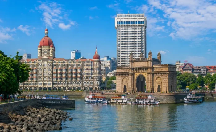Mumbai City Tour Package featuring Gateway of India, Marine Drive, Chhatrapati Shivaji Maharaj Terminus, Juhu Beach and the Bandra-Worli Sea Link.