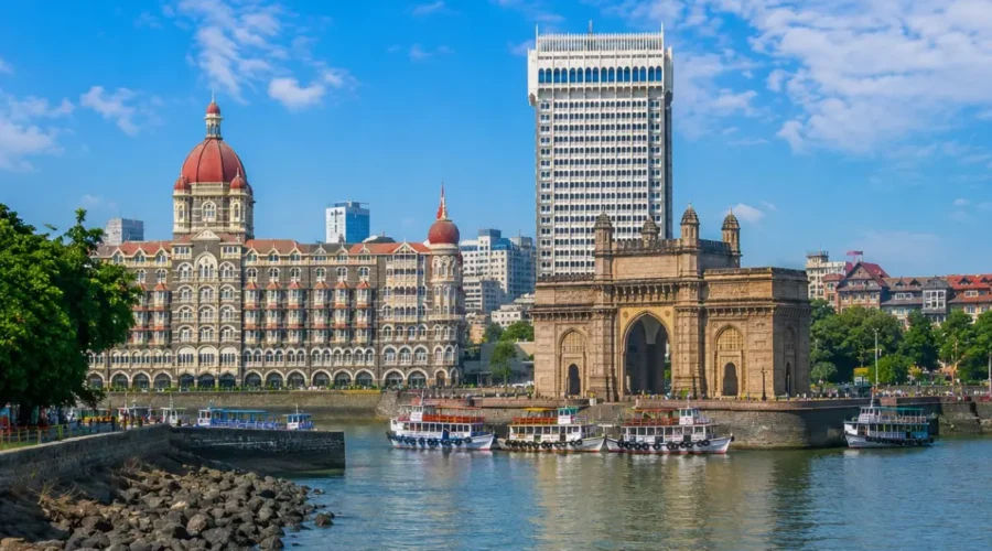 Mumbai City Tour Package featuring Gateway of India, Marine Drive, Chhatrapati Shivaji Maharaj Terminus, Juhu Beach and the Bandra-Worli Sea Link.