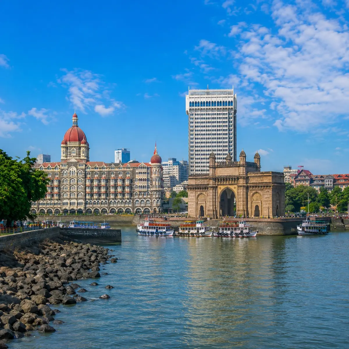 Mumbai City Tour Package featuring Gateway of India, Marine Drive, Chhatrapati Shivaji Maharaj Terminus, Juhu Beach and the Bandra-Worli Sea Link.