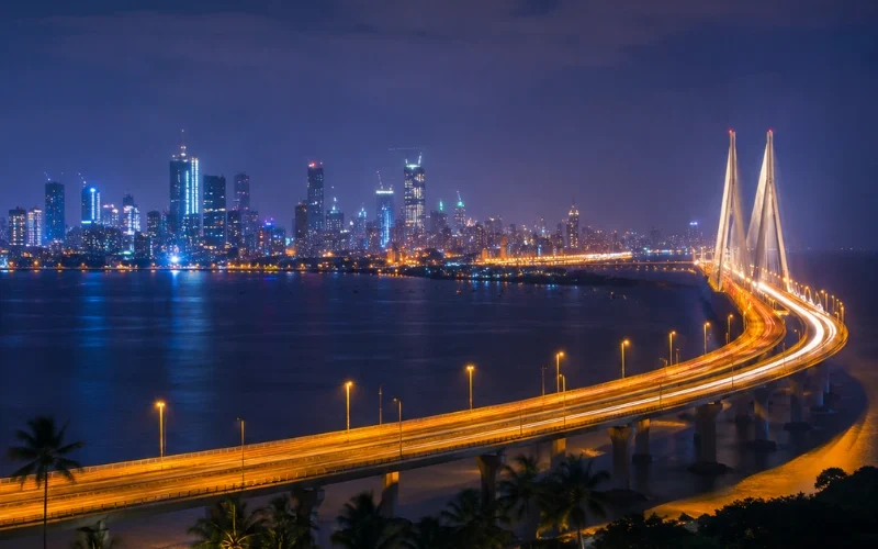 Mumbai iconic city tour featuring Gateway of India, Marine Drive and the Mumbai skyline