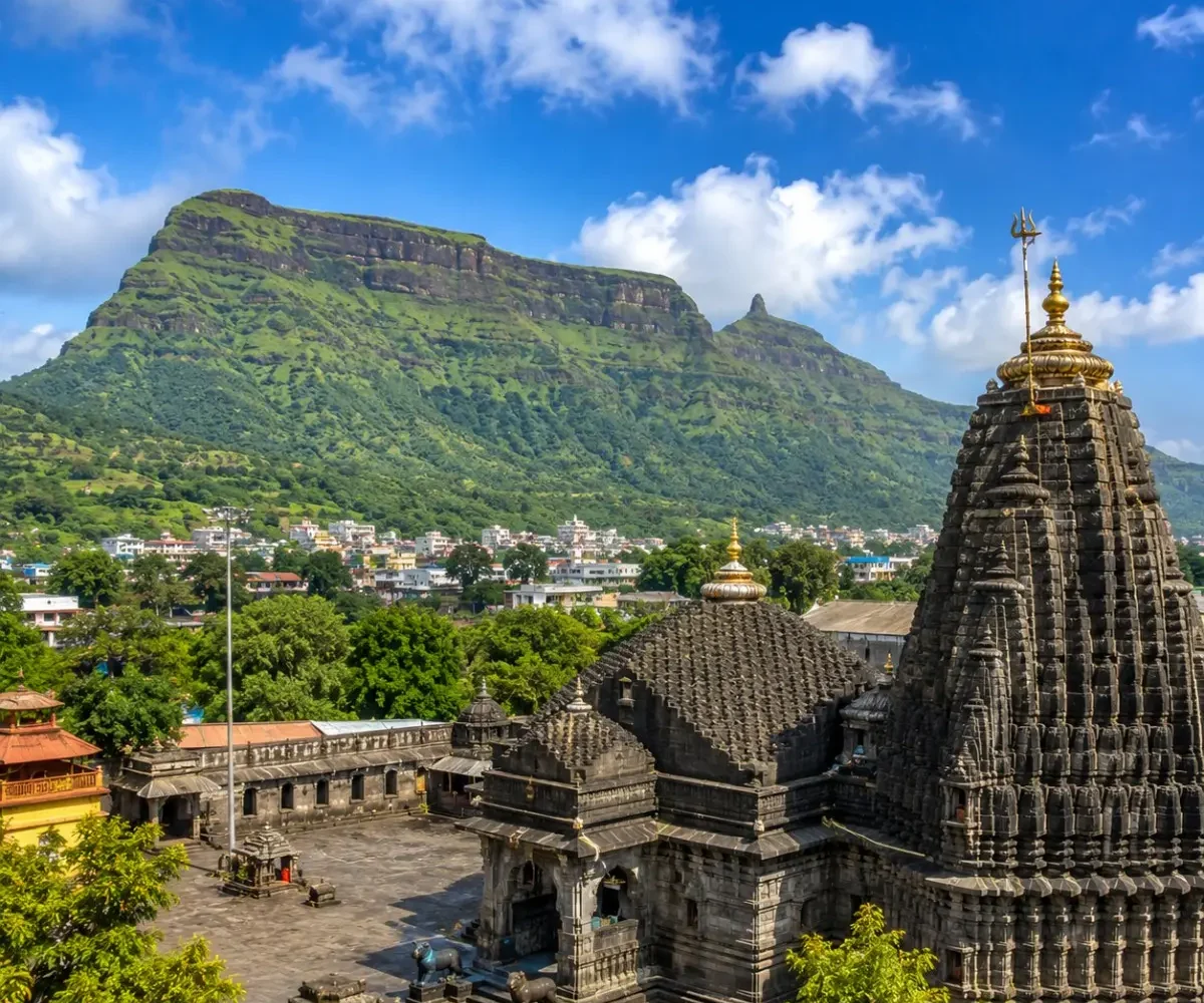 Nashik Trimbakeshwar Tour Package featuring Trimbakeshwar Jyotirlinga Temple, Panchavati, Ram Kund, Sita Gufa and Godavari River Ghats.