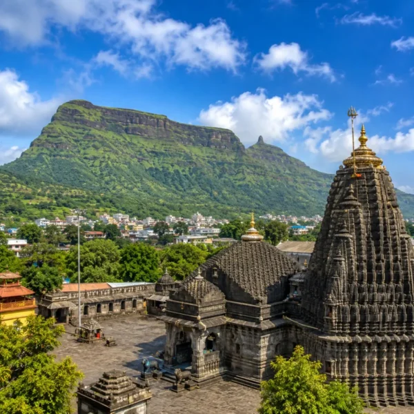 Nashik Trimbakeshwar Tour Package featuring Trimbakeshwar Jyotirlinga Temple, Panchavati, Ram Kund, Sita Gufa and Godavari River Ghats.