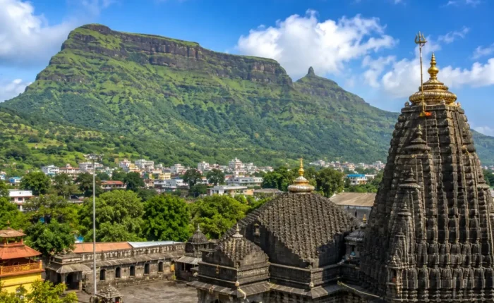 Nashik Trimbakeshwar Tour Package featuring Trimbakeshwar Jyotirlinga Temple, Panchavati, Ram Kund, Sita Gufa and Godavari River Ghats.