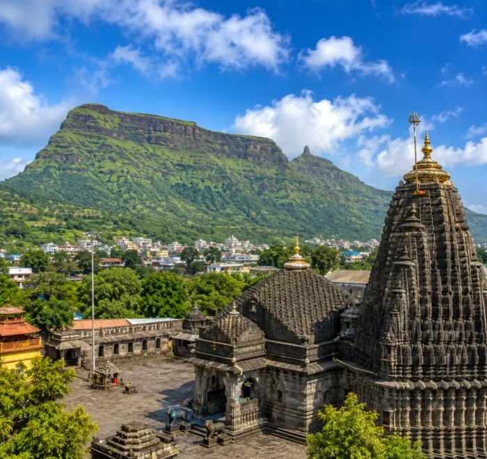 Nashik Trimbakeshwar Tour Package featuring Trimbakeshwar Jyotirlinga Temple, Panchavati, Ram Kund, Sita Gufa and Godavari River Ghats.