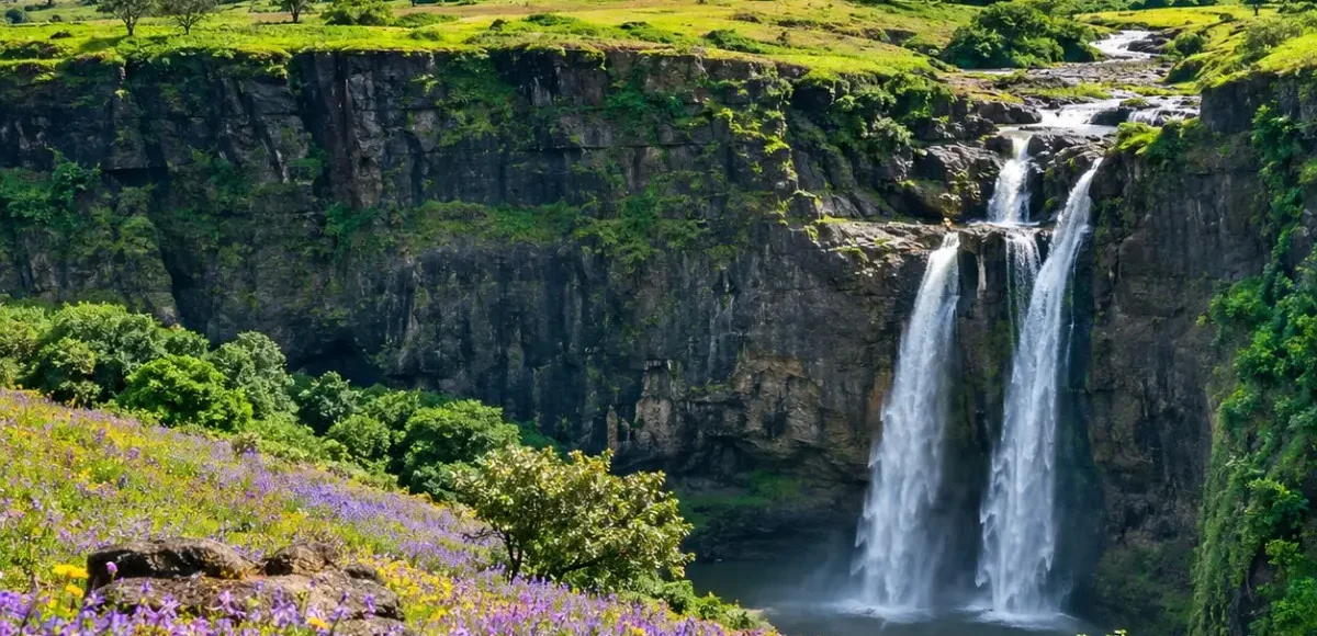 Satara Kaas Plateau Thoseghar Tour Package featuring Kaas Plateau, Thoseghar Waterfalls, Kaas Lake, Sajjangad Fort and the scenic Sahyadri hills.