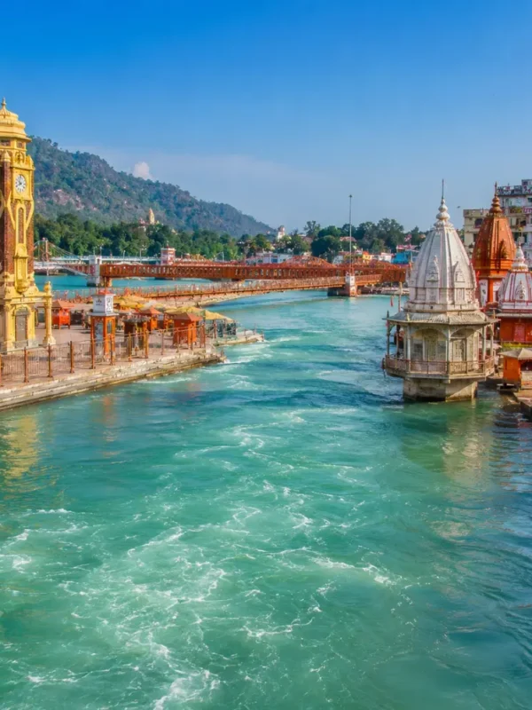 Bright morning view of Har Ki Pauri in Haridwar with Ganga river, ghats, temples, and peaceful sacred scenery