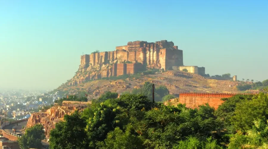Jaipur Jodhpur Udaipur package featuring Mehrangarh Fort, heritage architecture and scenic Rajasthan city landscape