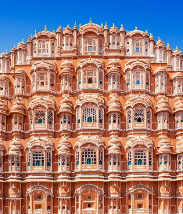 Jaipur Udaipur package featuring Hawa Mahal, royal Rajput architecture and vibrant Rajasthan heritage beauty