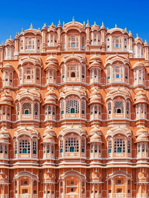 Jaipur Udaipur package featuring Hawa Mahal, royal Rajput architecture and vibrant Rajasthan heritage beauty