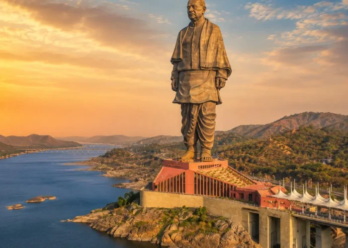 Ahmedabad Vadodara Statue of Unity Tour Package featuring Statue of Unity, Laxmi Vilas Palace, Sabarmati Ashram, Sardar Sarovar Dam and Sayaji Baug.