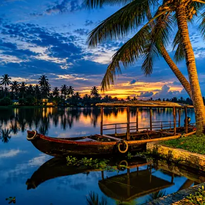 Kerala - Backwaters and green hills